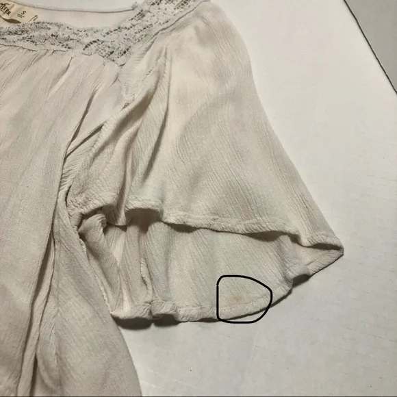 White Hollister Crop Top - Picture 8 of 9